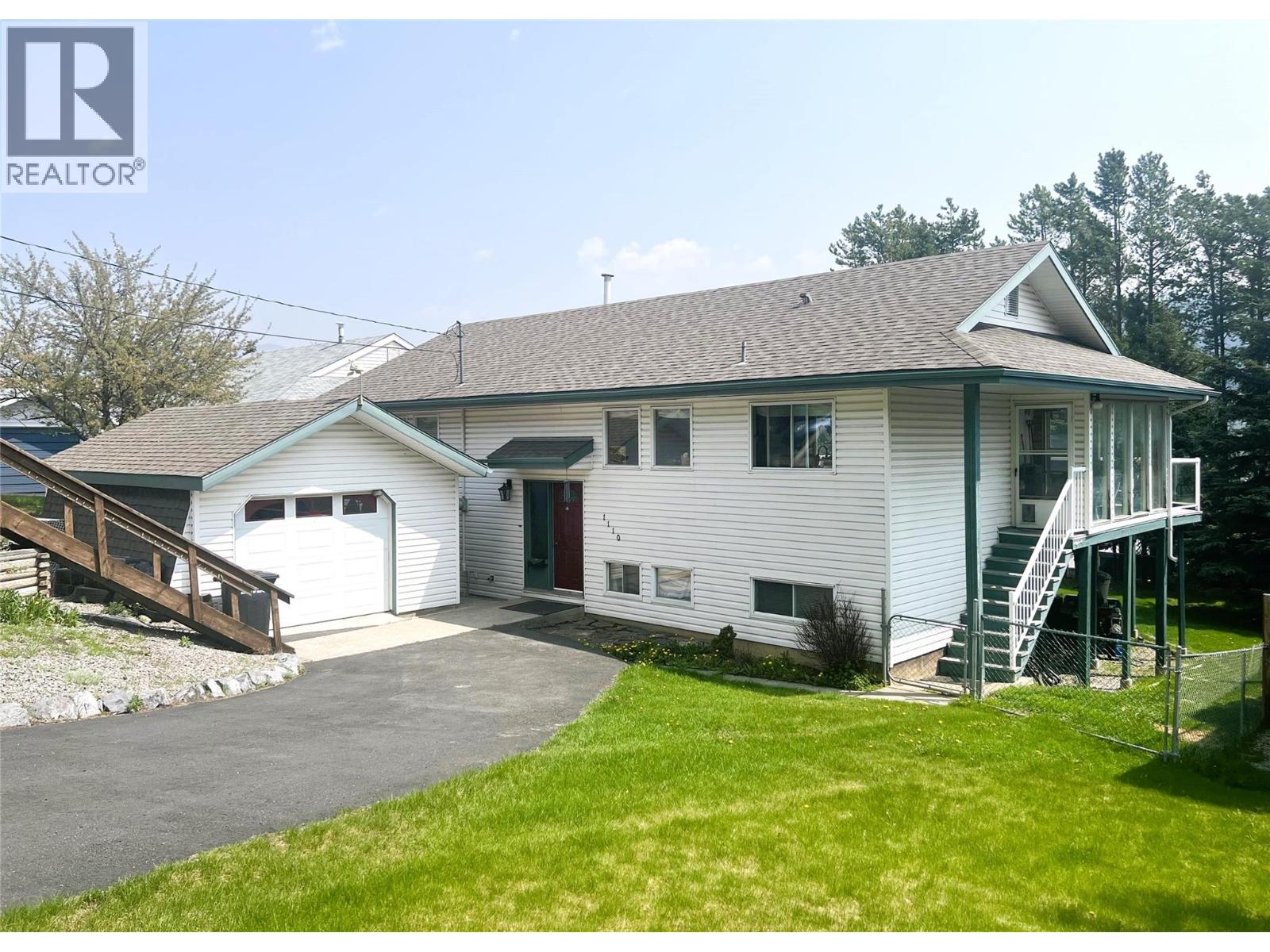 1110 ASH CRESCENT - 1