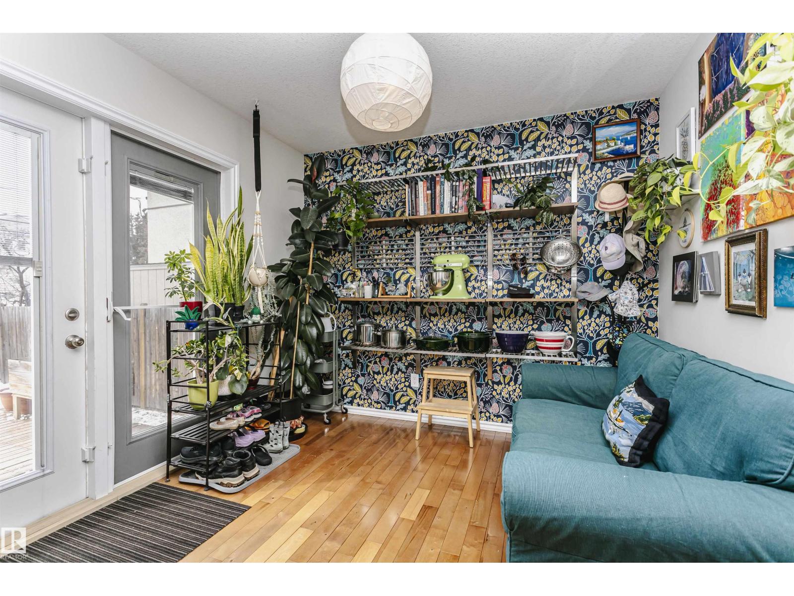9359 74 AV NW - 11