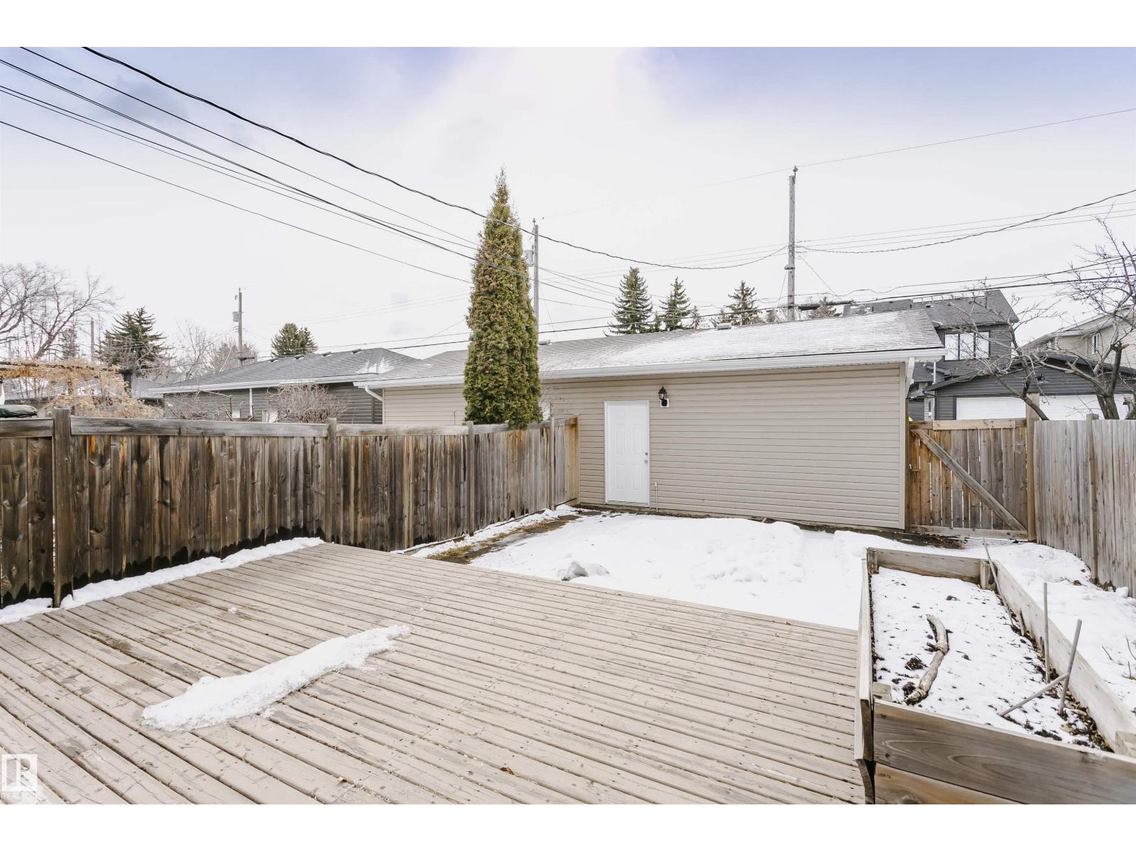 9359 74 AV NW - 30