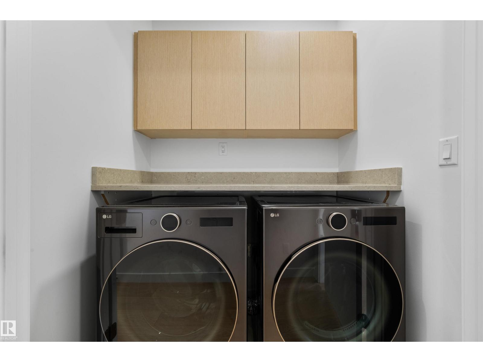 14037 104 AV NW, Edmonton