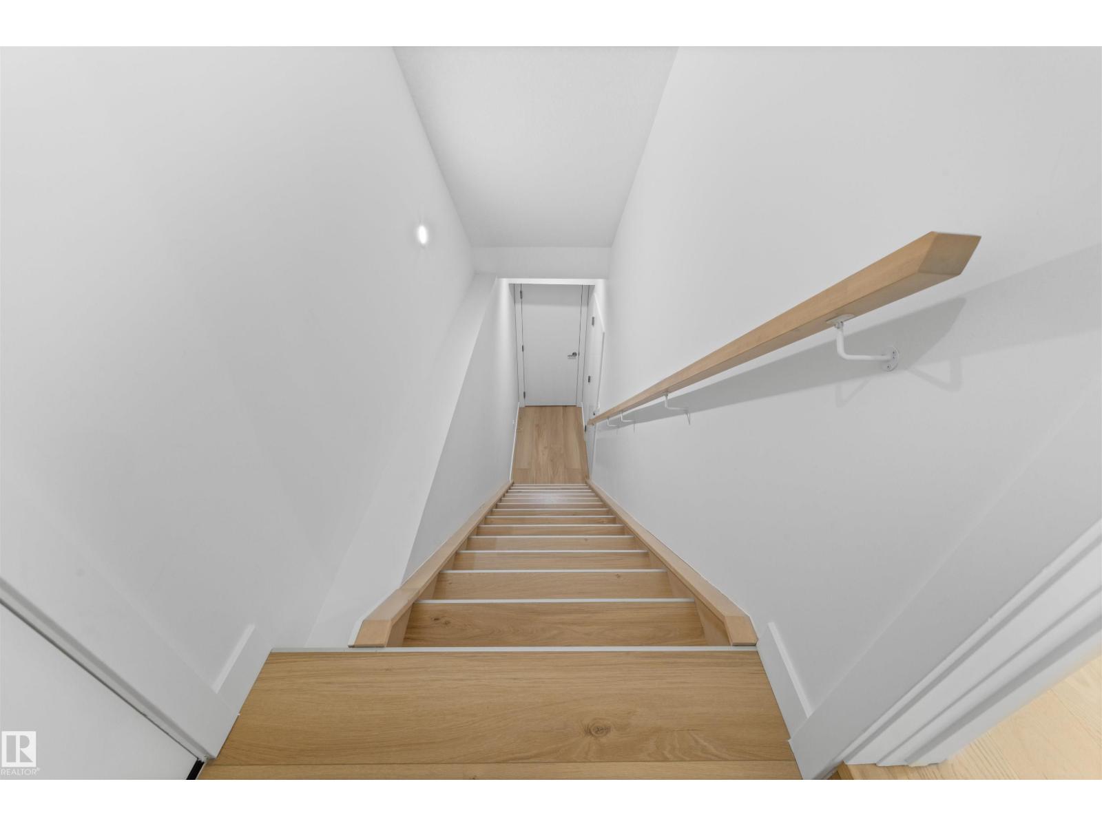 14037 104 AV NW, Edmonton