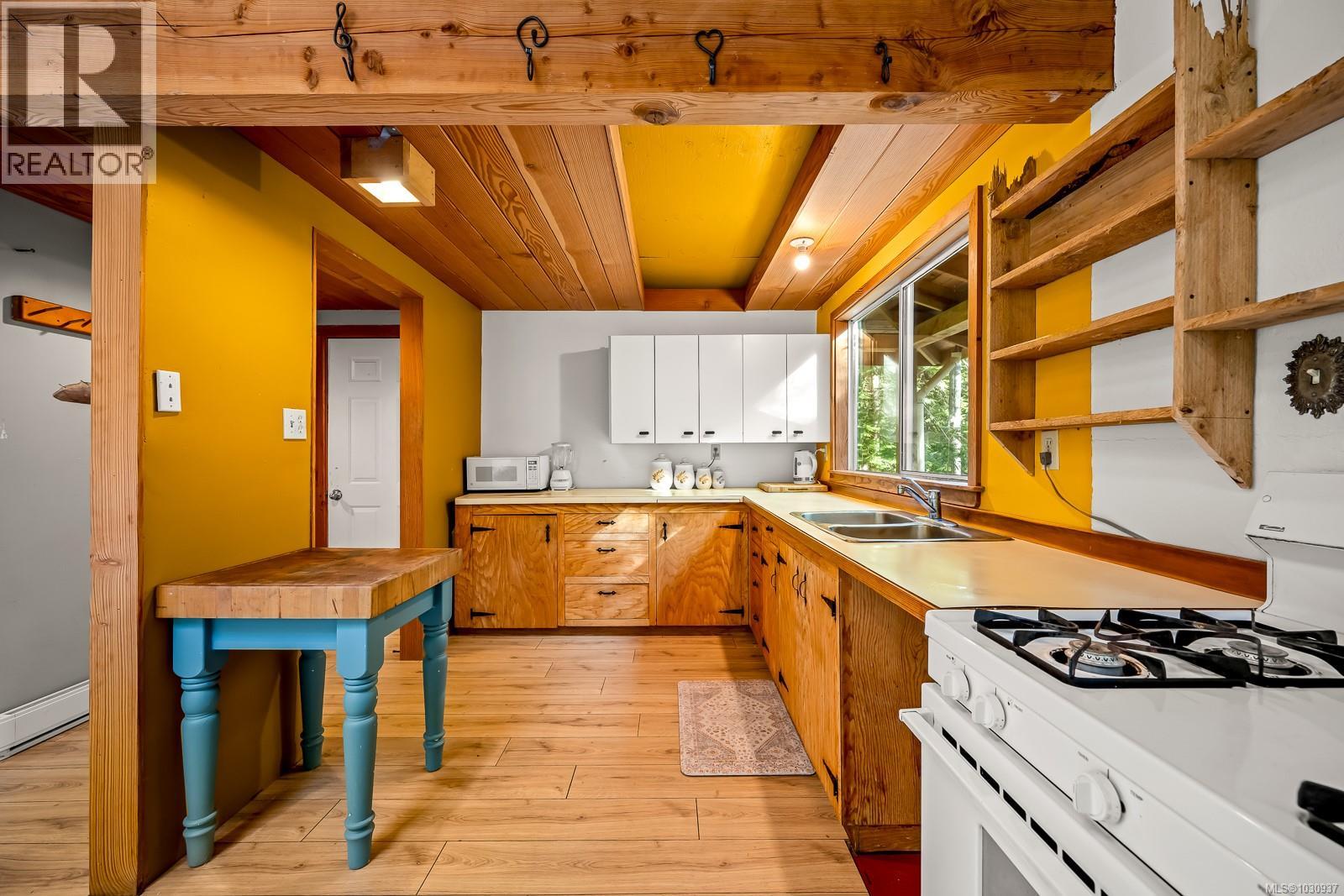 421 Whaletown Rd - 9