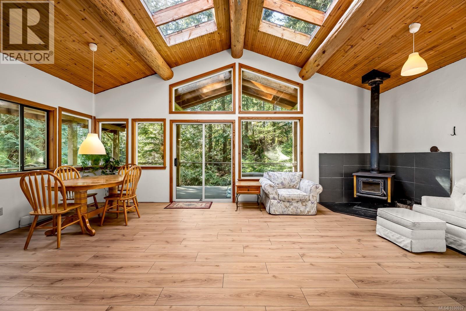 421 Whaletown Rd - 2