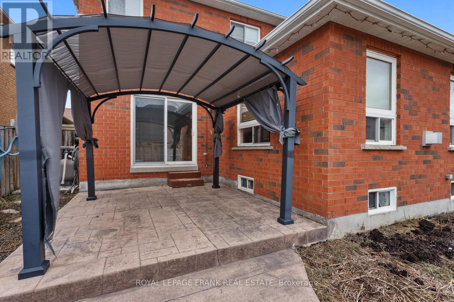 31 GABRIELLE CRESCENT - 3