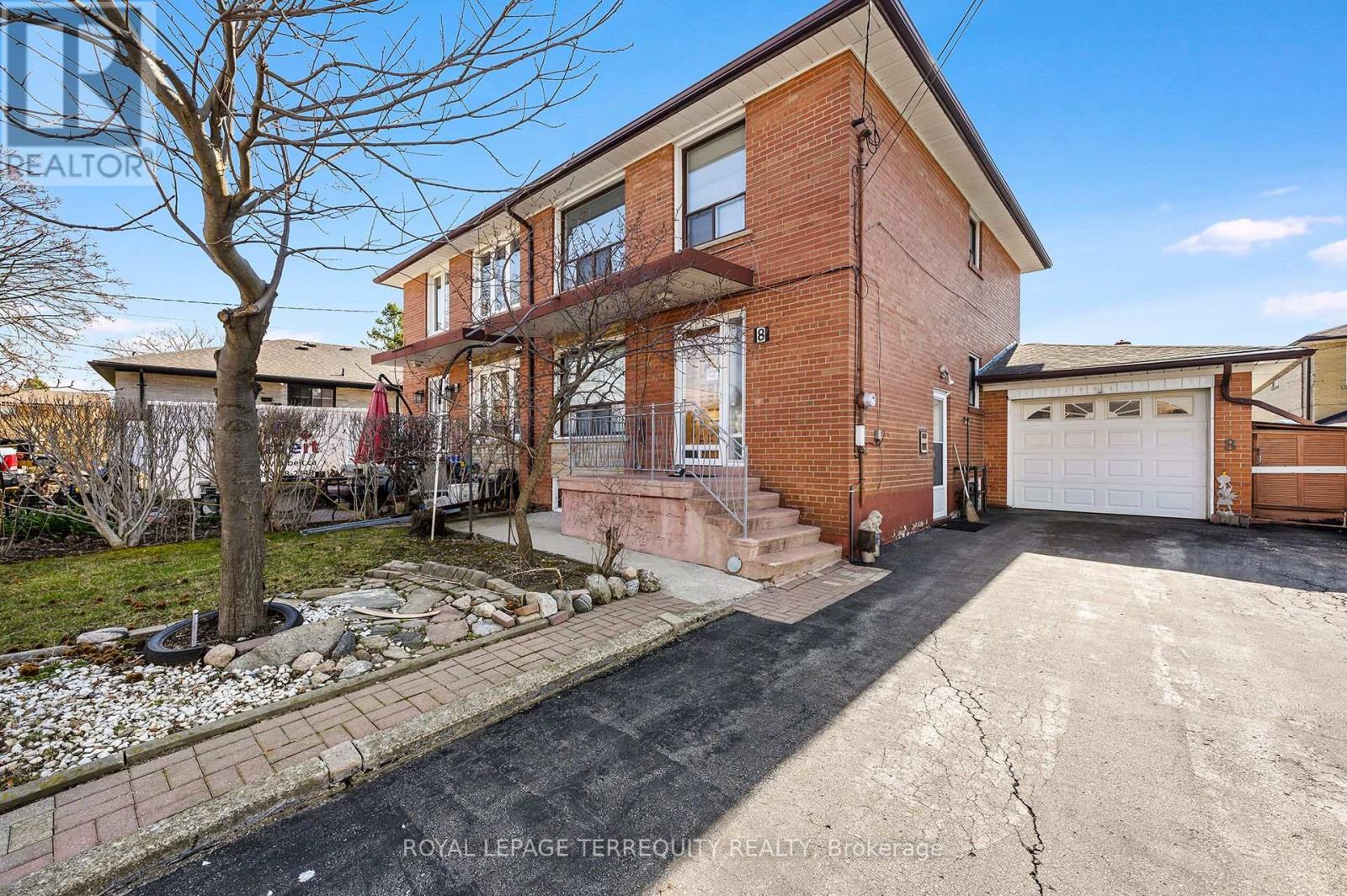 Listing photo of 8 SONNET COURT