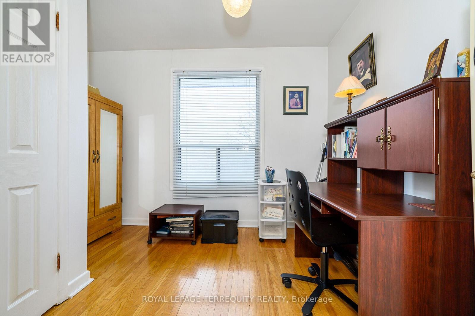 8 SONNET COURT - 18