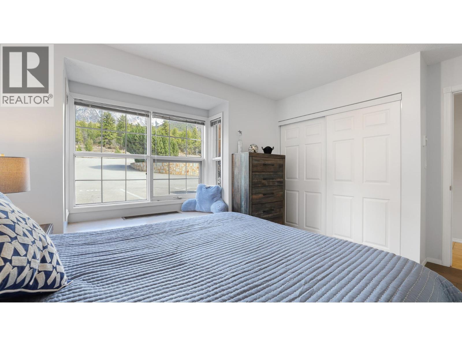 #301 5155 FAIRWAY DRIVE - 17