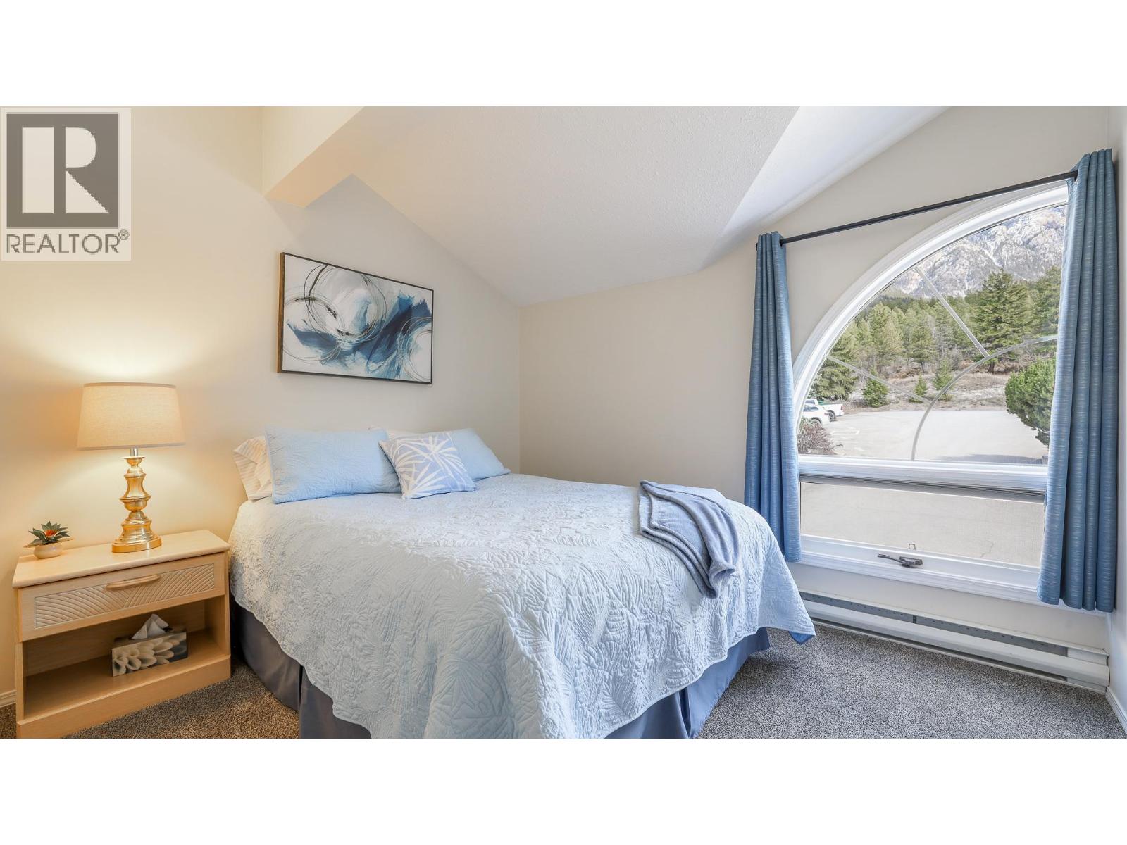 #301 5155 FAIRWAY DRIVE - 23