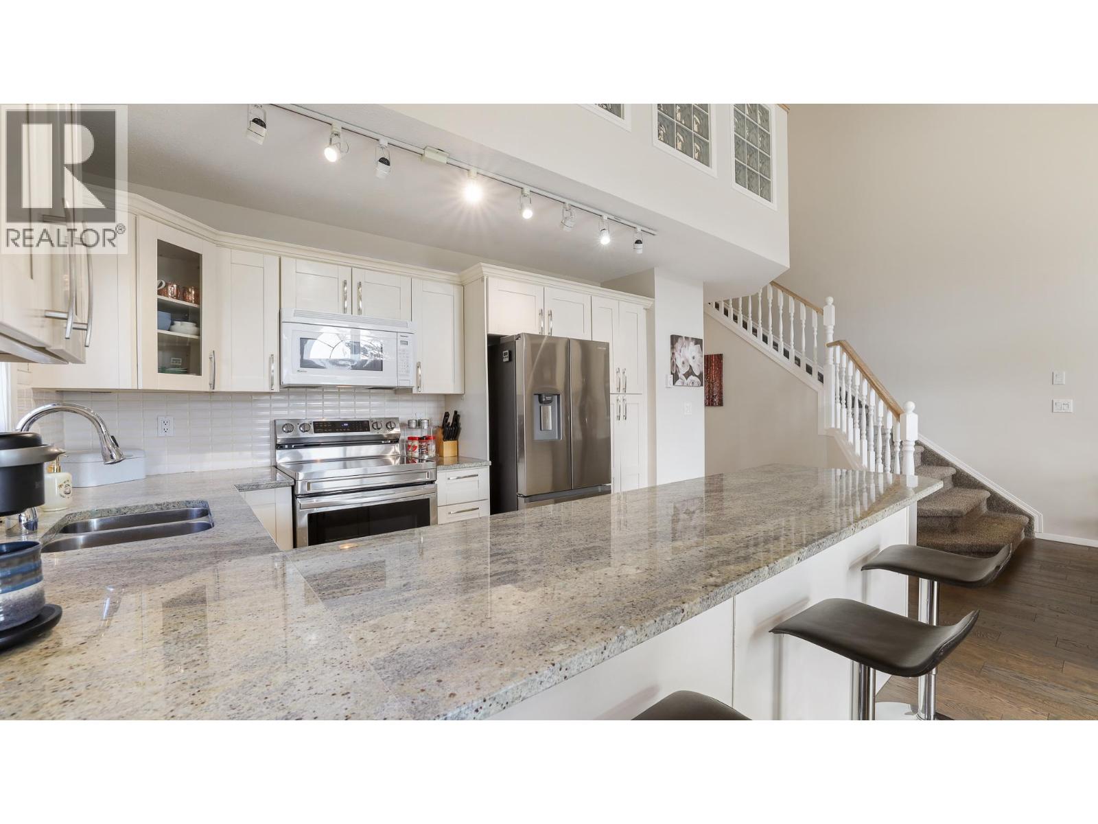 #301 5155 FAIRWAY DRIVE - 8