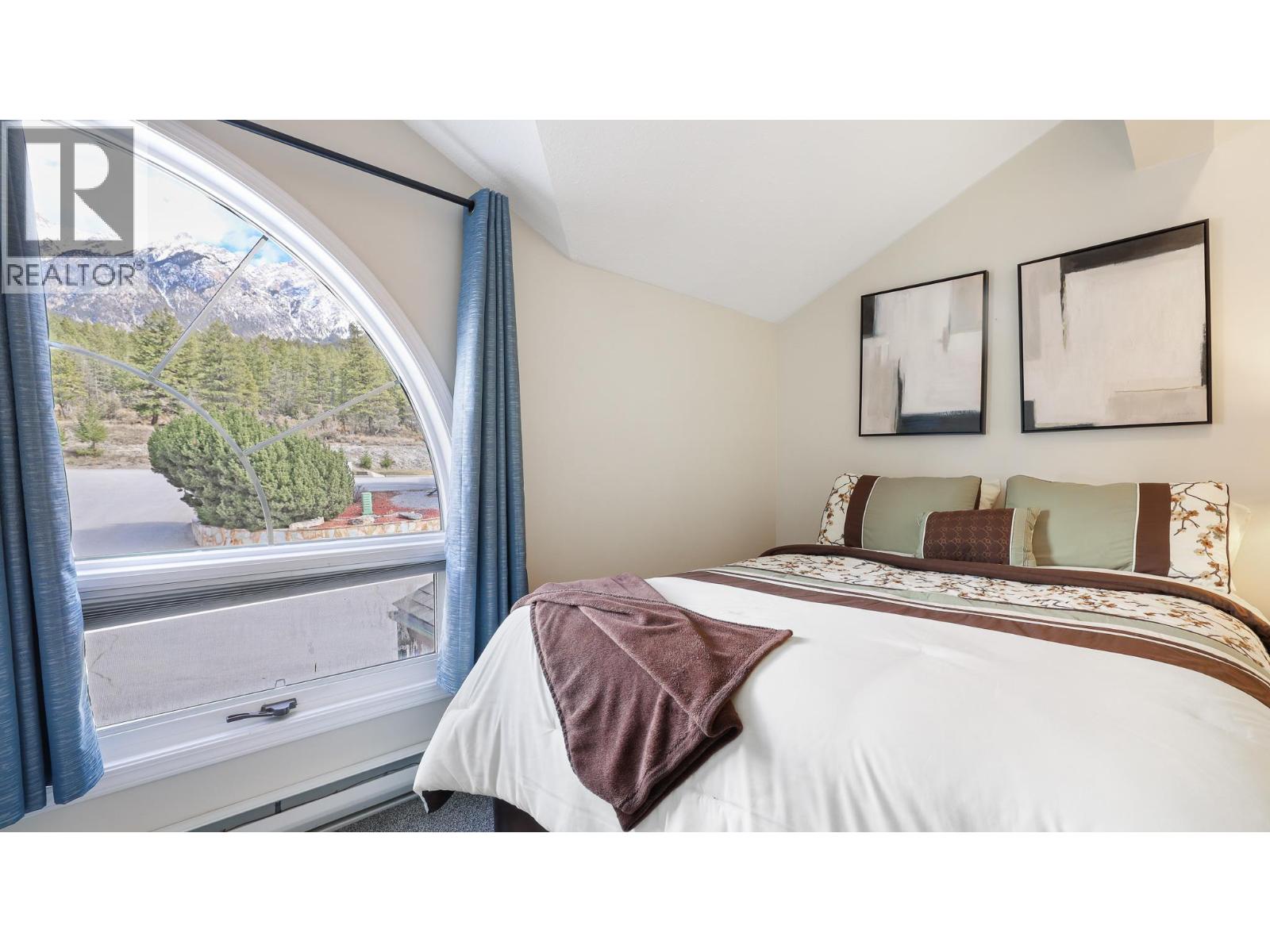 #301 5155 FAIRWAY DRIVE - 22