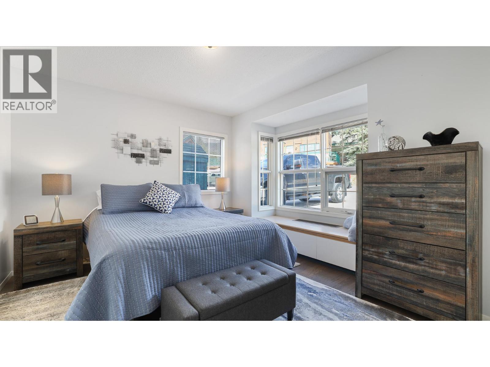 #301 5155 FAIRWAY DRIVE - 16