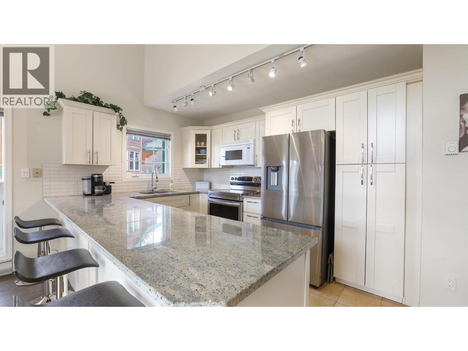 #301 5155 FAIRWAY DRIVE - 7