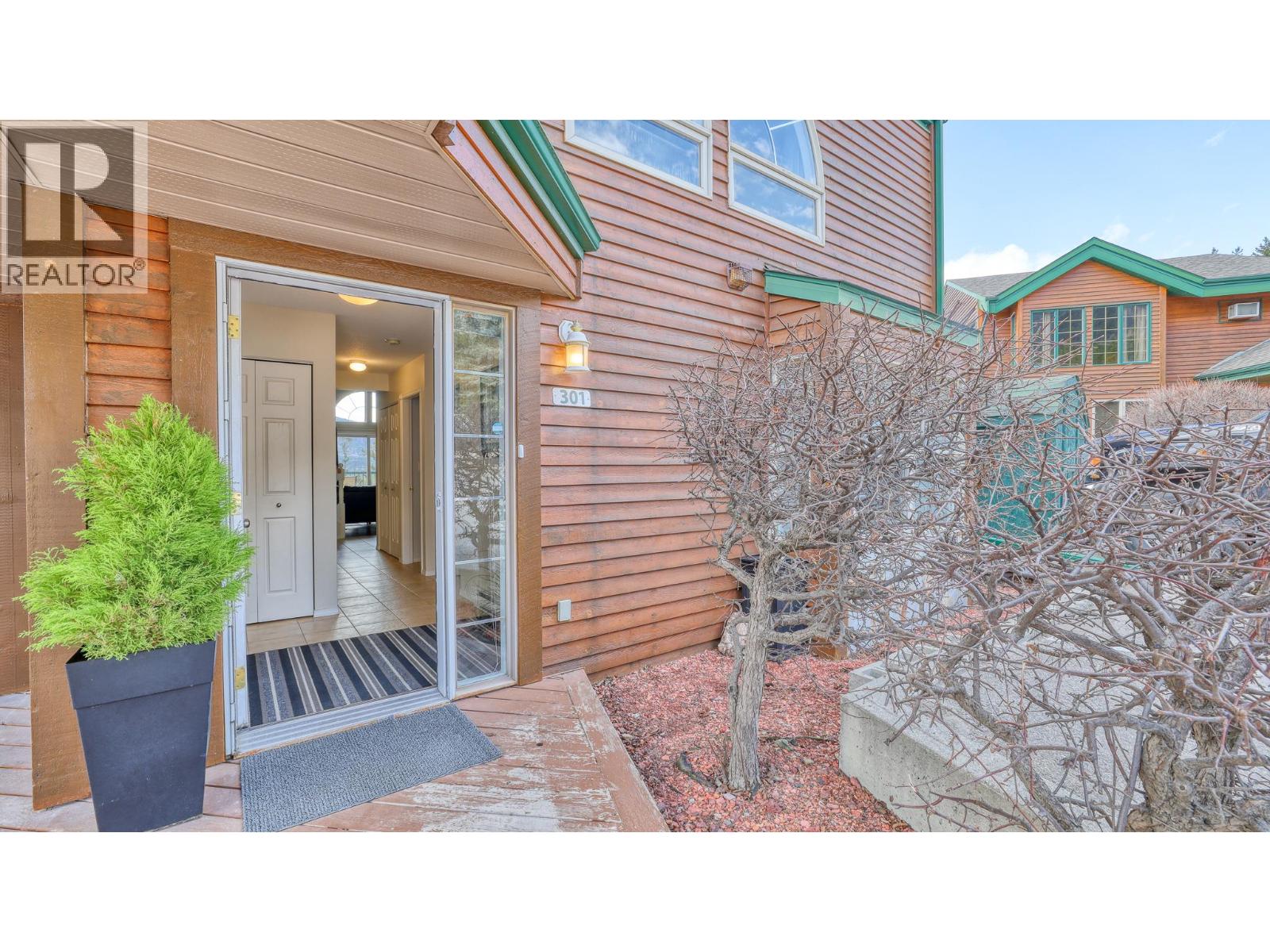 #301 5155 FAIRWAY DRIVE - 44