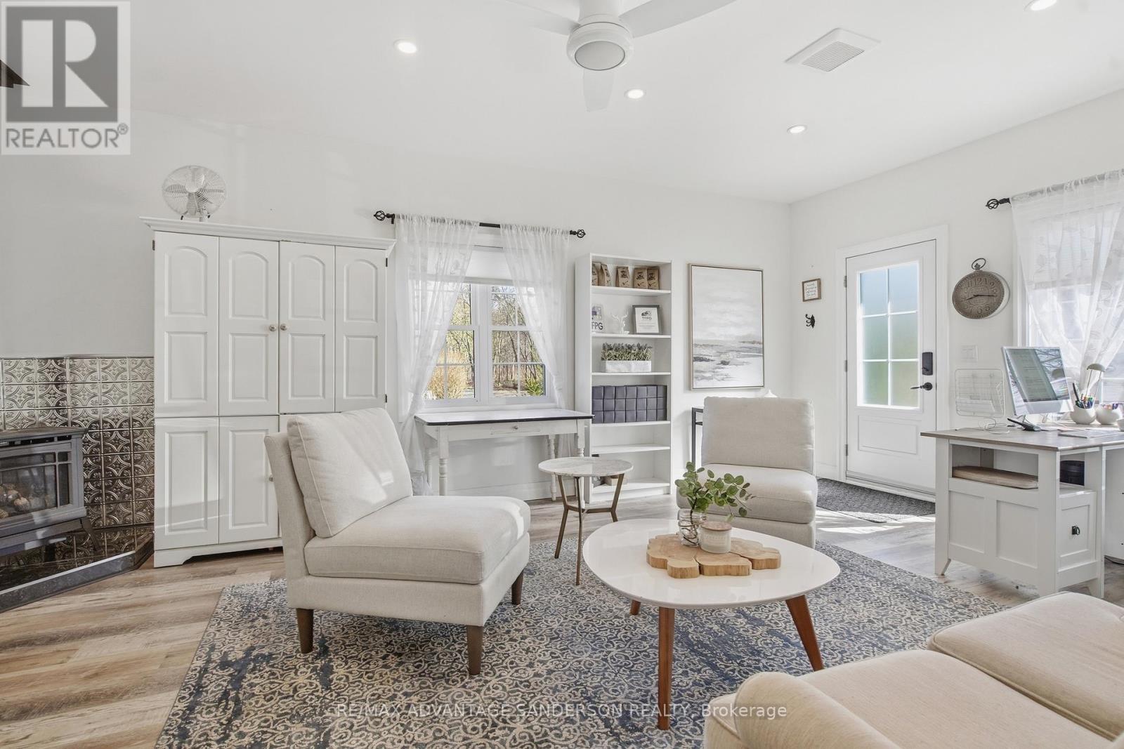 21727 VANNECK ROAD Property Photo