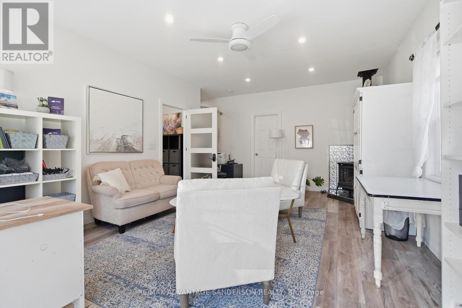 21727 VANNECK ROAD Property Photo