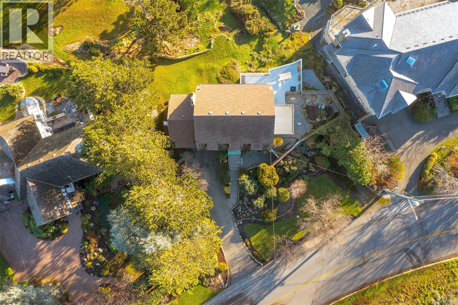  987 Beach Drive, Oak Bay