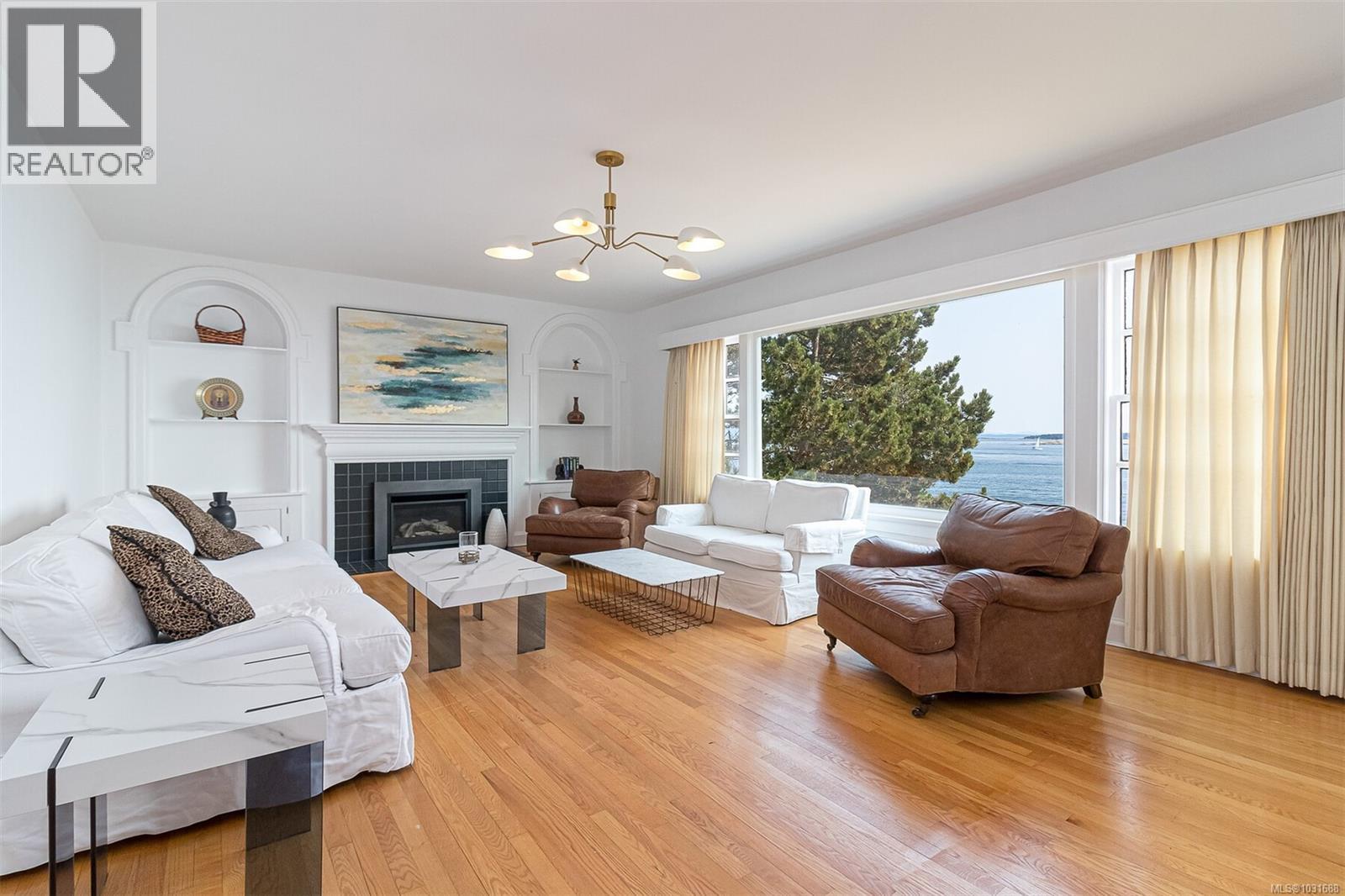  987 Beach Drive, Oak Bay