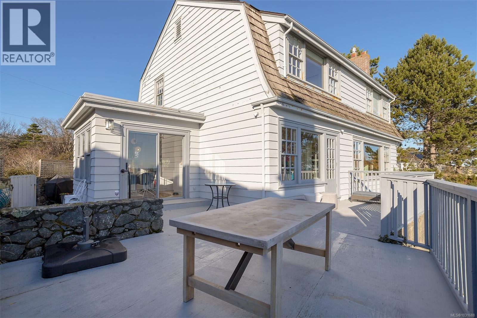  987 Beach Drive, Oak Bay