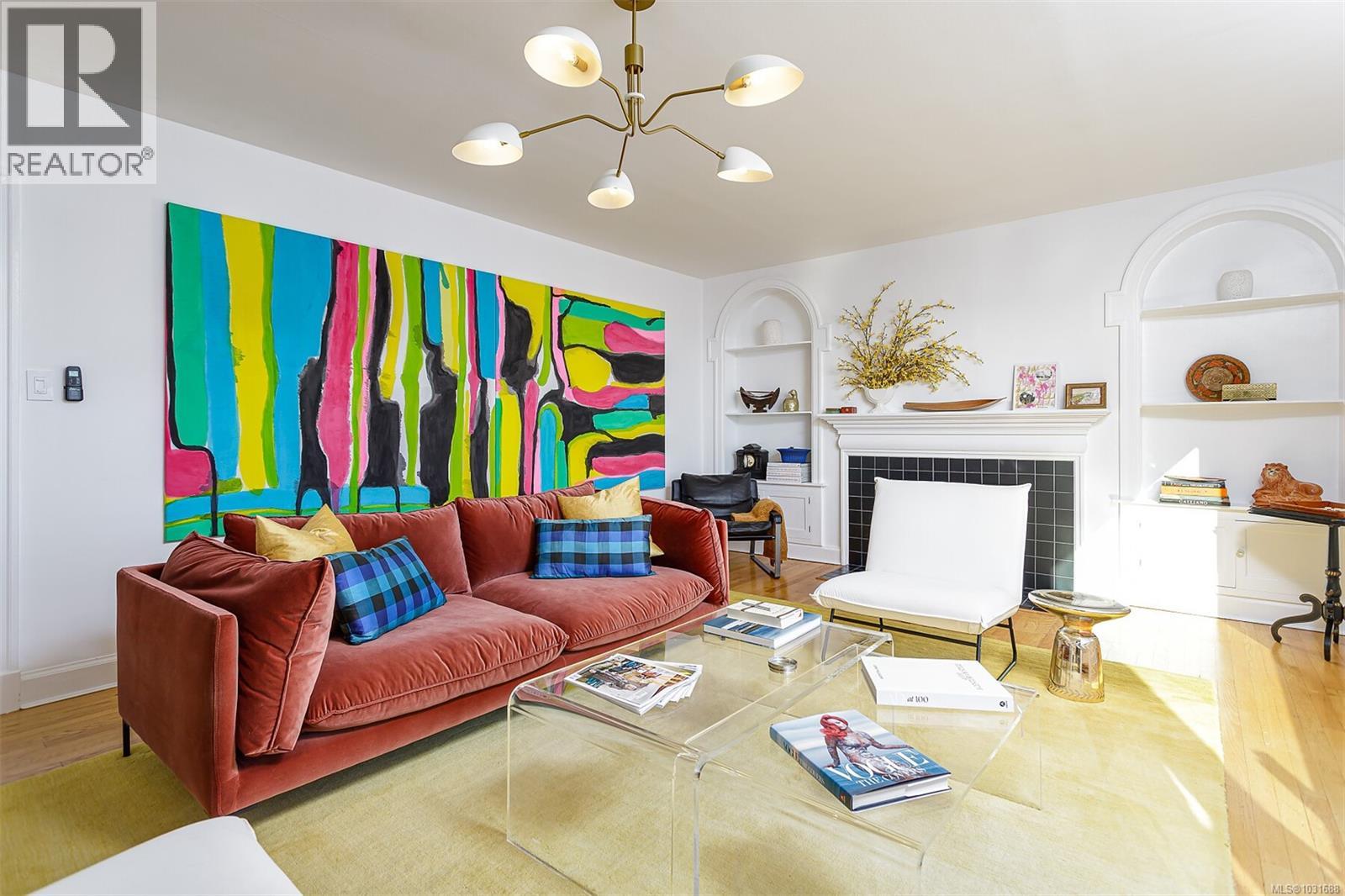  987 Beach Drive, Oak Bay