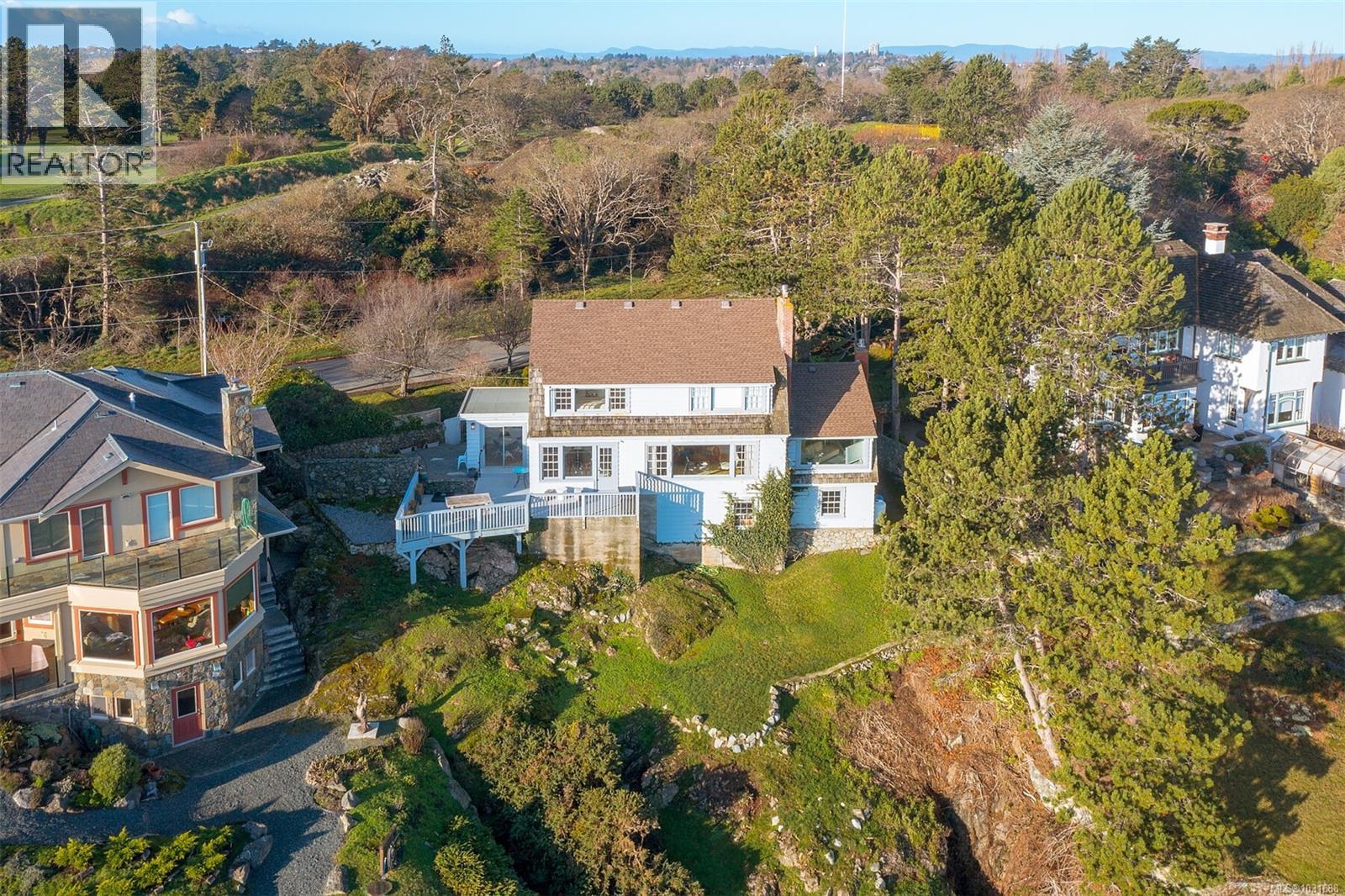  987 Beach Drive, Oak Bay