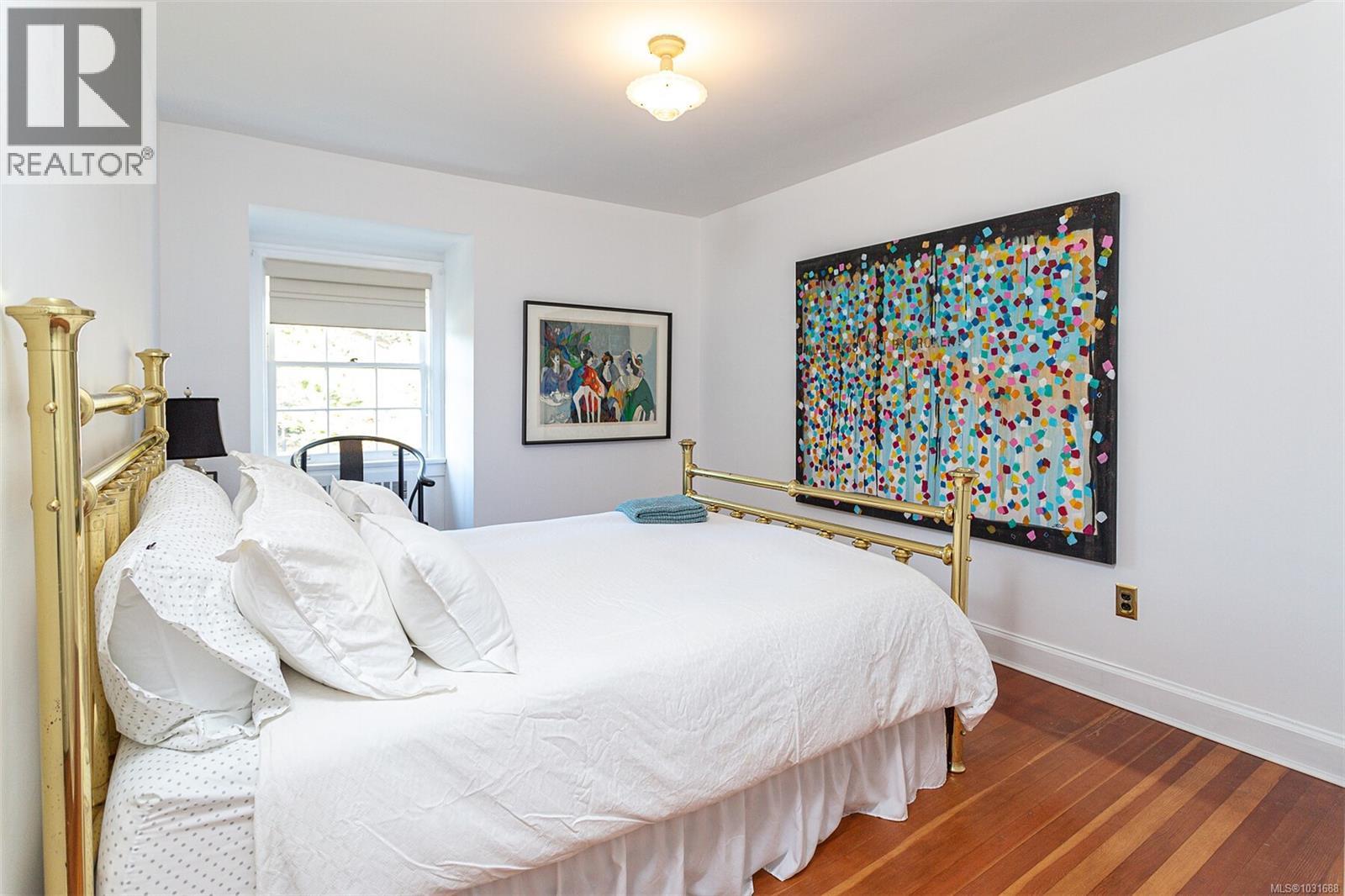  987 Beach Drive, Oak Bay