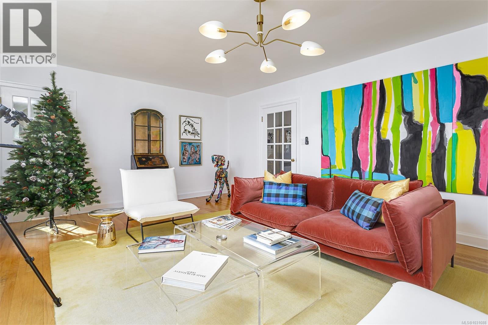  987 Beach Drive, Oak Bay