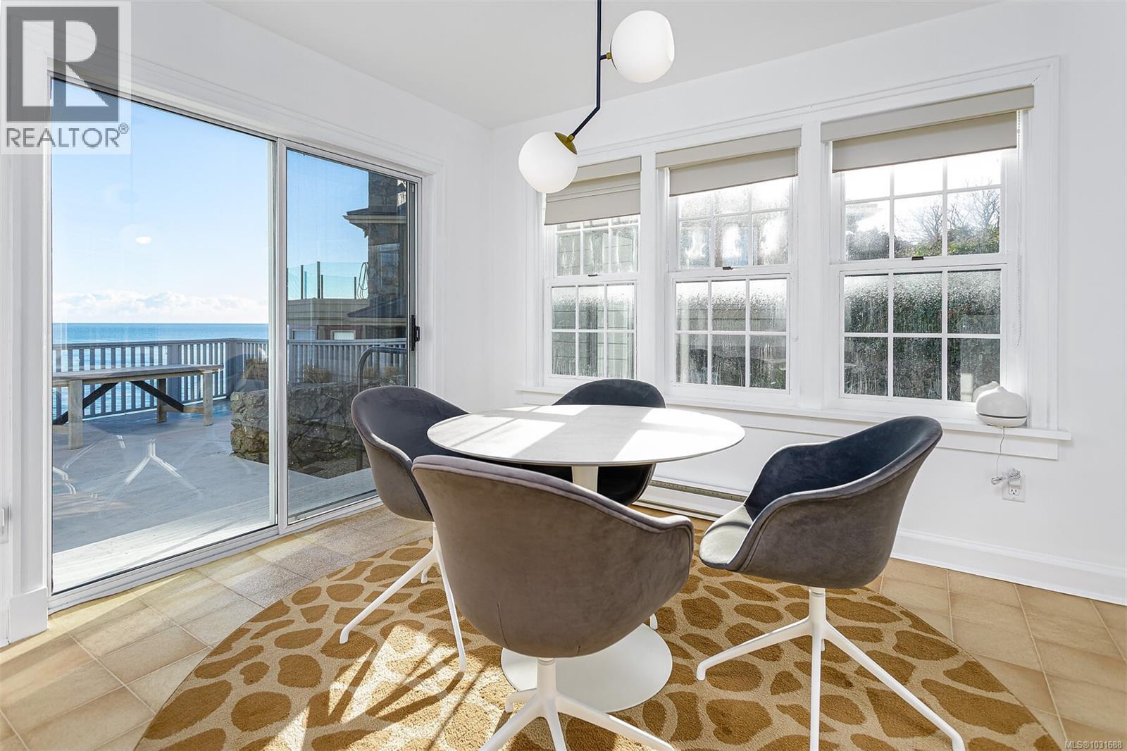  987 Beach Drive, Oak Bay