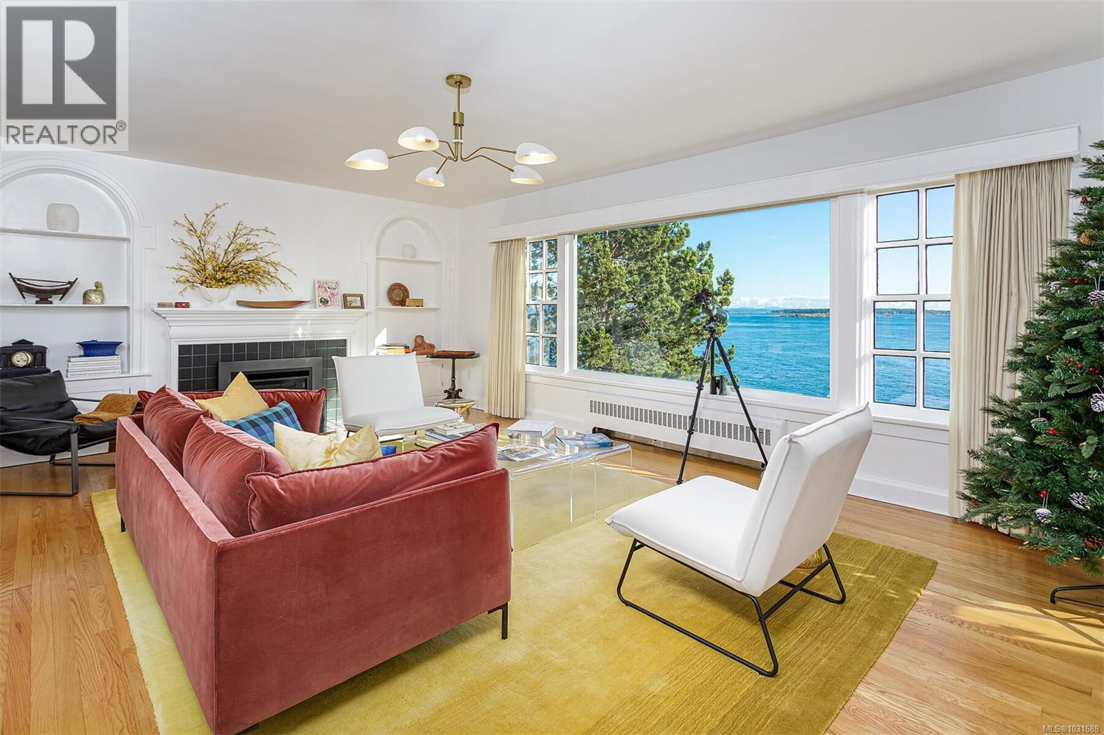  987 Beach Drive, Oak Bay