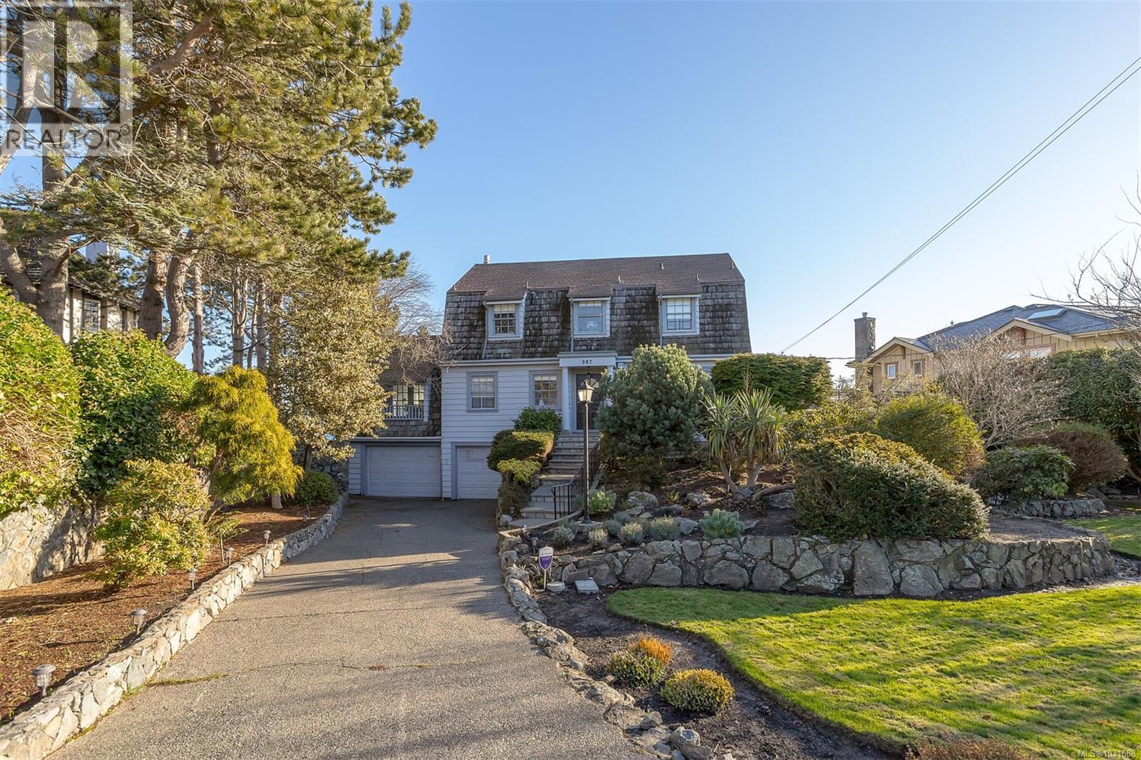  987 Beach Drive, Oak Bay