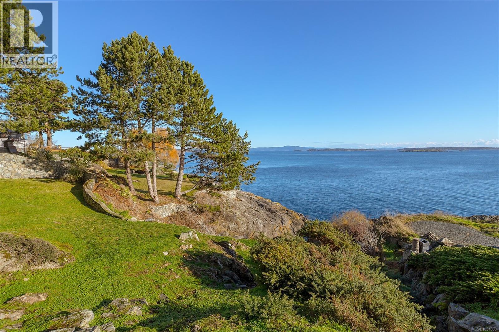  987 Beach Drive, Oak Bay