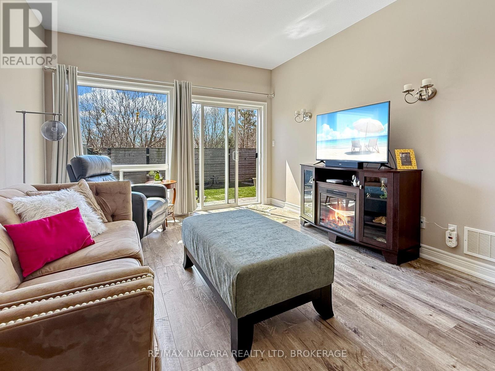 1041 MEADOWOOD STREET - 7