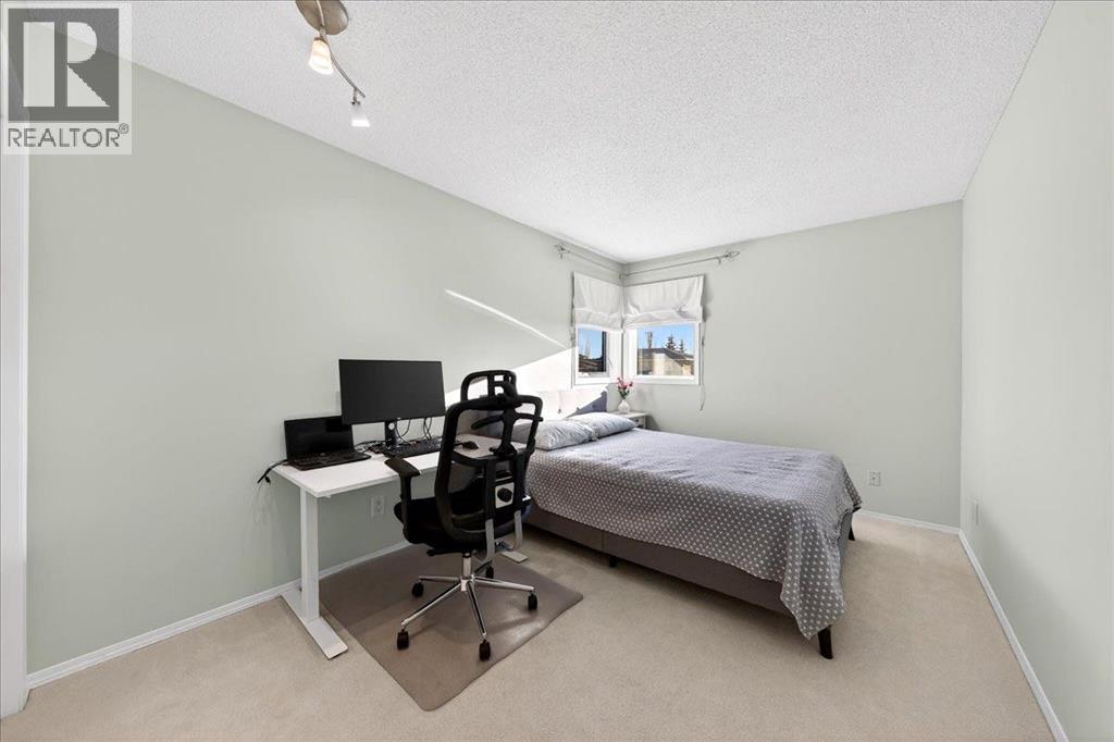 
          137 Woodbrook Road Southwest
            <br/>
            <span>Calgary</span>
            , 
            <span>AB</span>
             <span>T2W6C6</span>
         - Photo 30