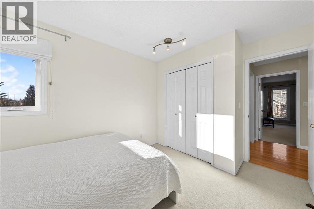 
          137 Woodbrook Road Southwest
            <br/>
            <span>Calgary</span>
            , 
            <span>AB</span>
             <span>T2W6C6</span>
         - Photo 33