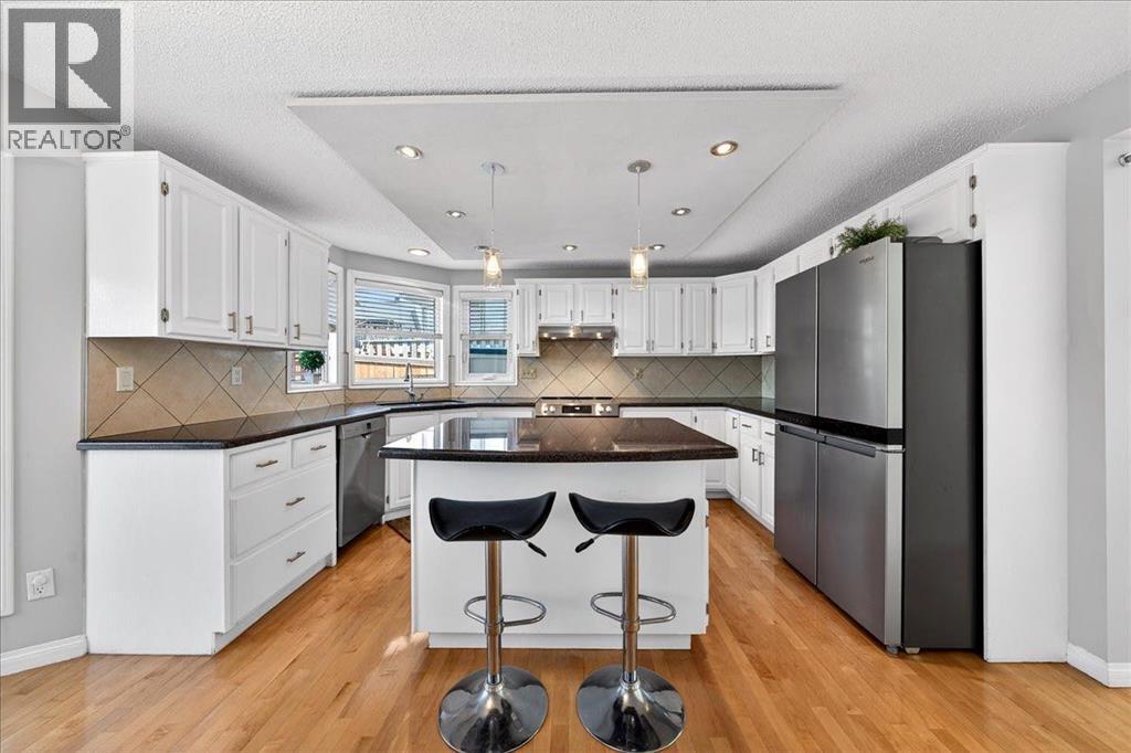 
          137 Woodbrook Road Southwest
            <br/>
            <span>Calgary</span>
            , 
            <span>AB</span>
             <span>T2W6C6</span>
         - Photo 10