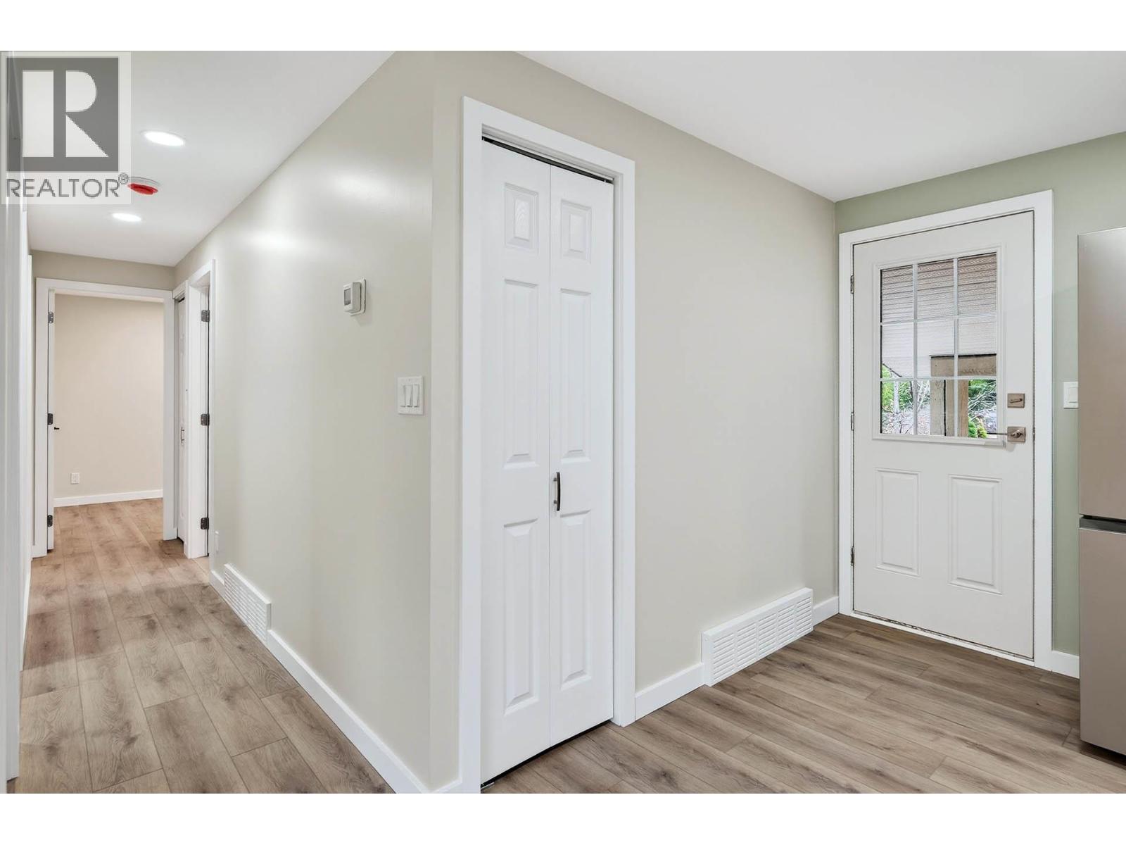 1297 THOMPSON DRIVE - 8