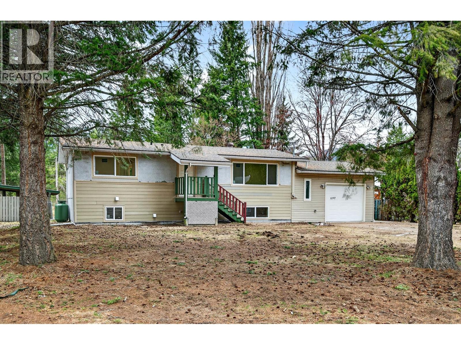 1297 THOMPSON DRIVE - 32