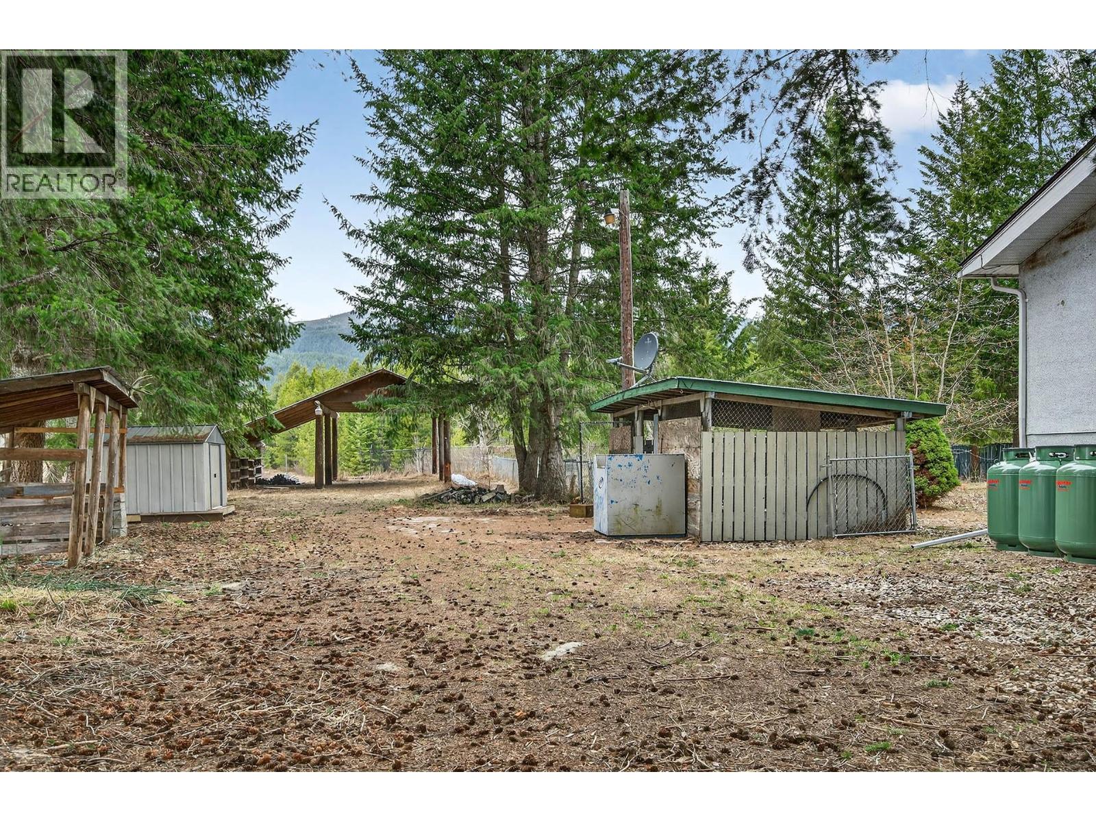 1297 THOMPSON DRIVE - 19