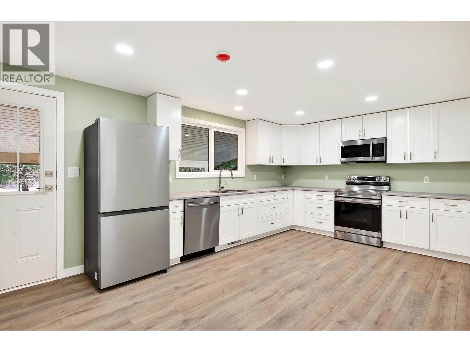 1297 THOMPSON DRIVE - 7