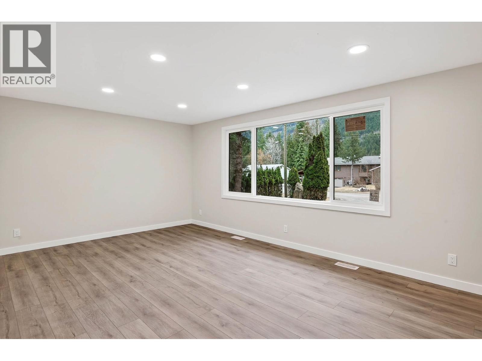 1297 THOMPSON DRIVE - 4