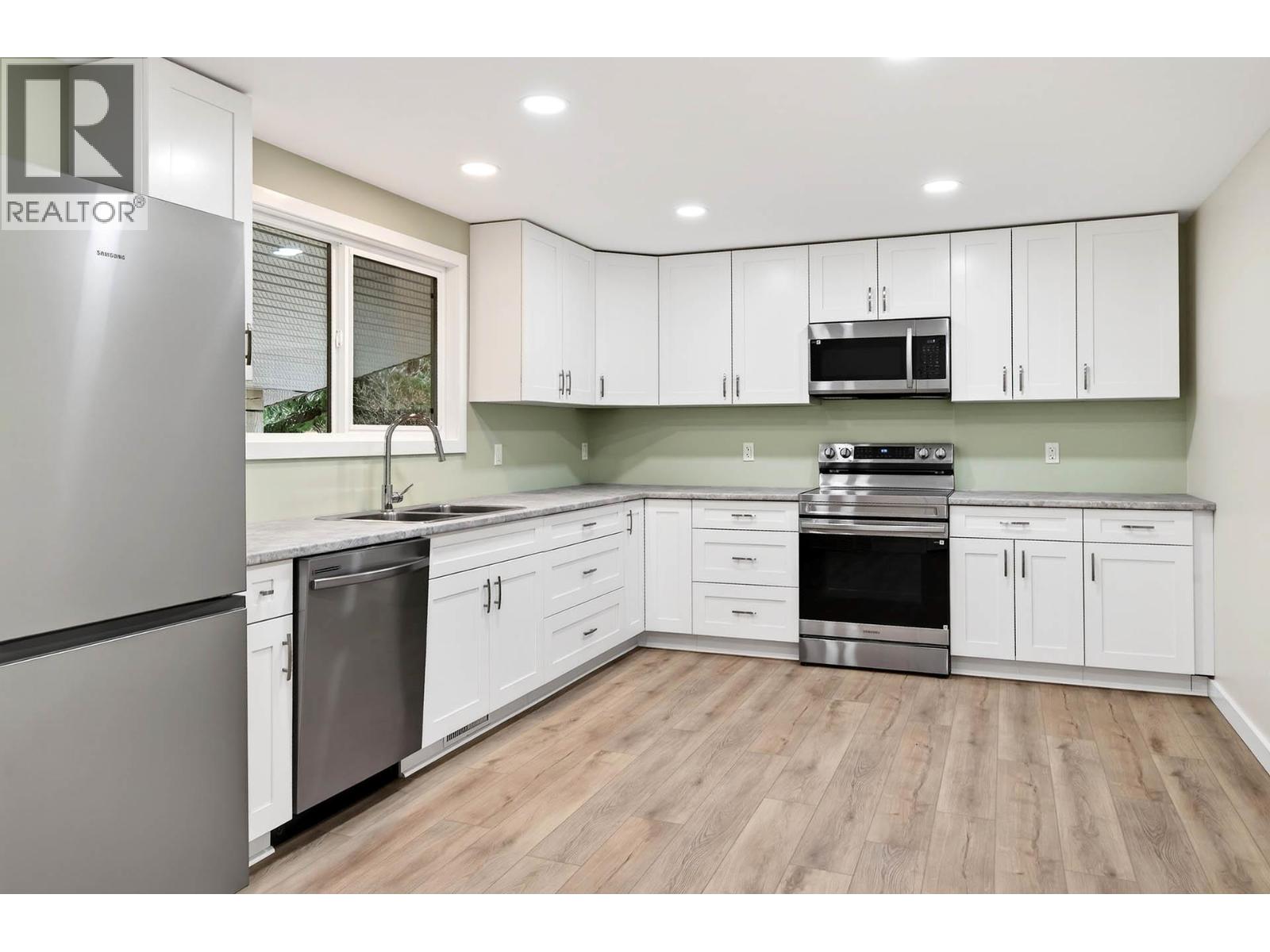 1297 THOMPSON DRIVE - 6