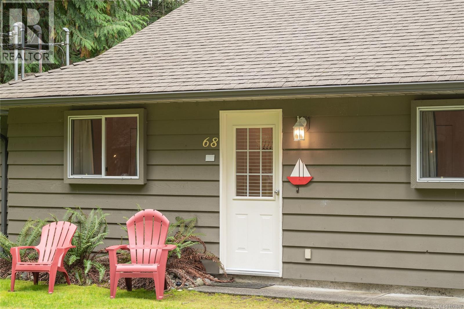 68 1051 RESORT Dr, Parksville