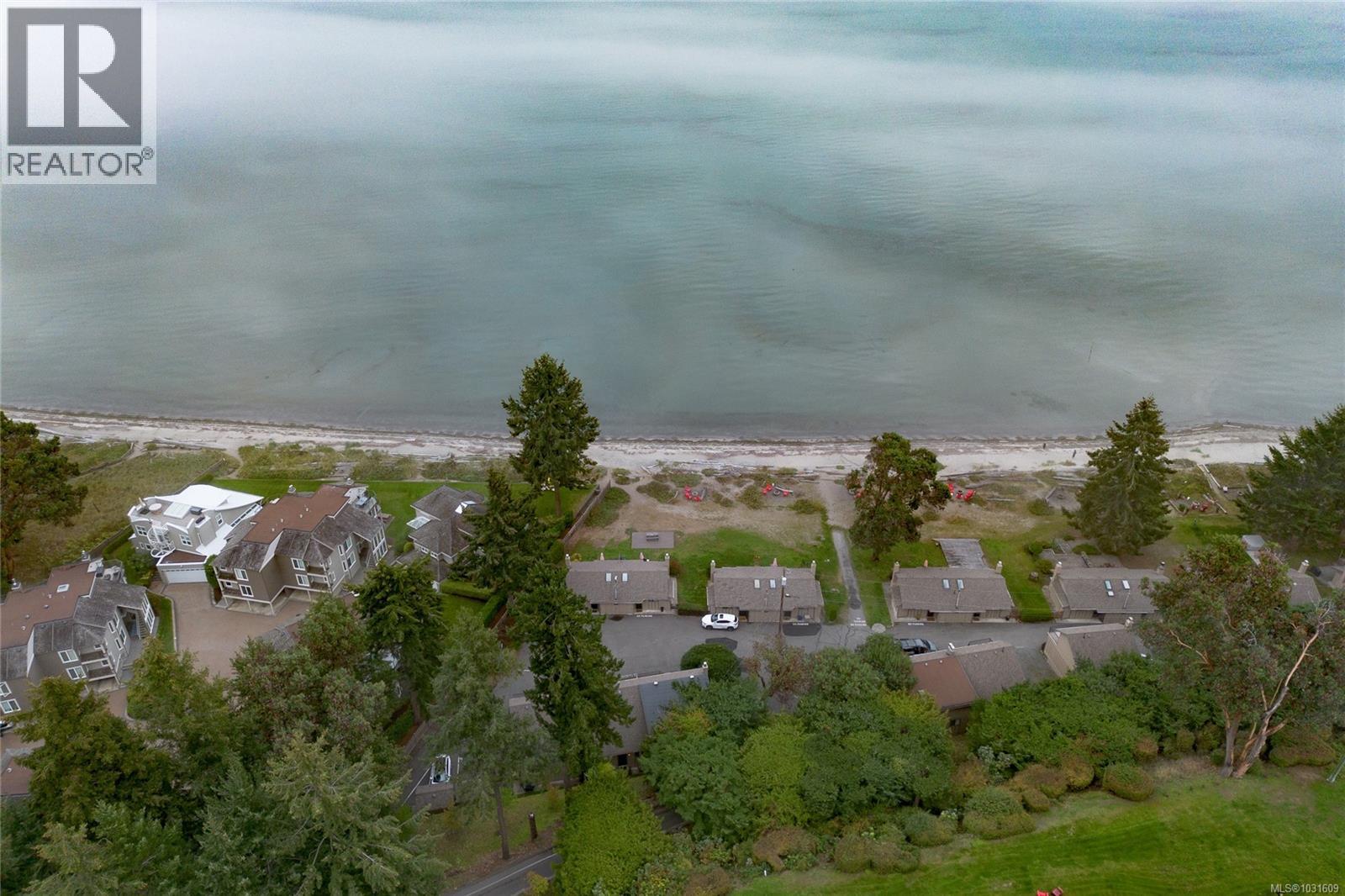 68 1051 RESORT Dr, Parksville