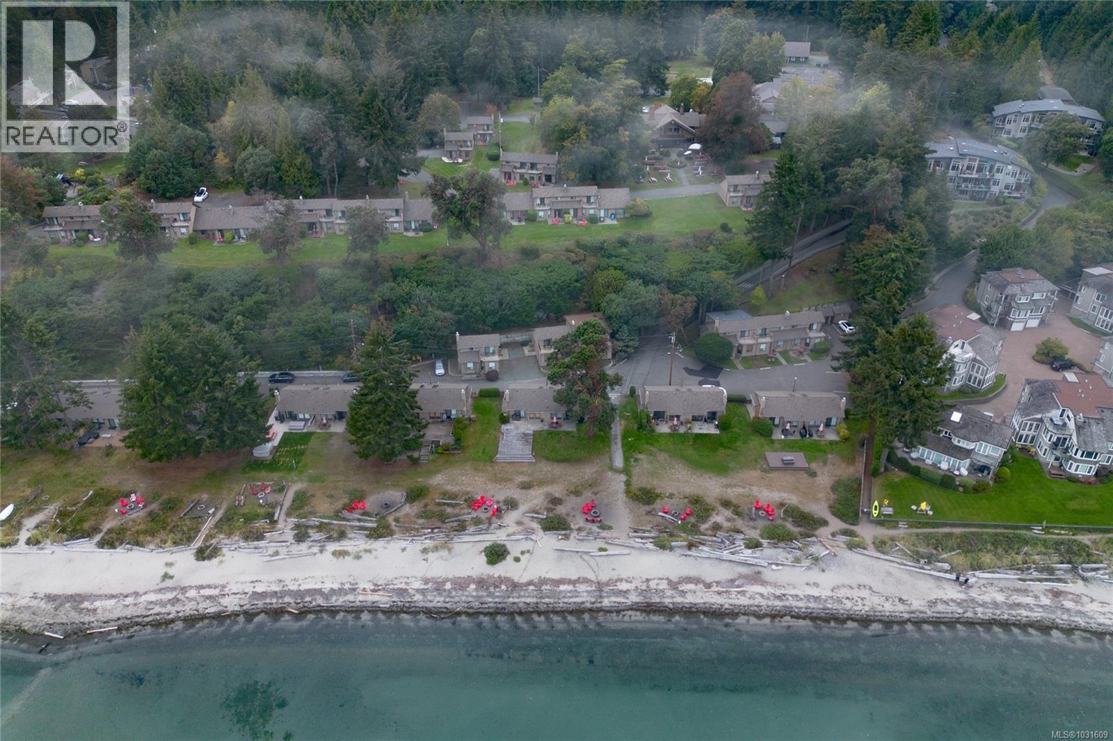 68 1051 RESORT Dr, Parksville