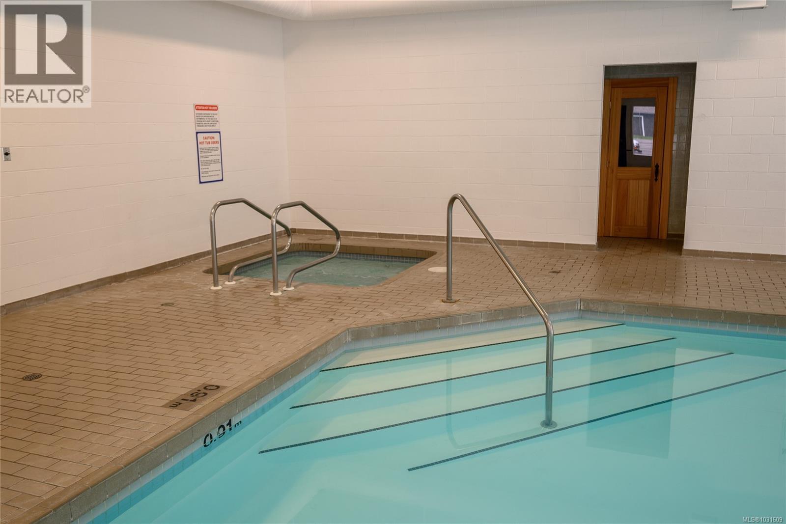 68 1051 RESORT Dr, Parksville