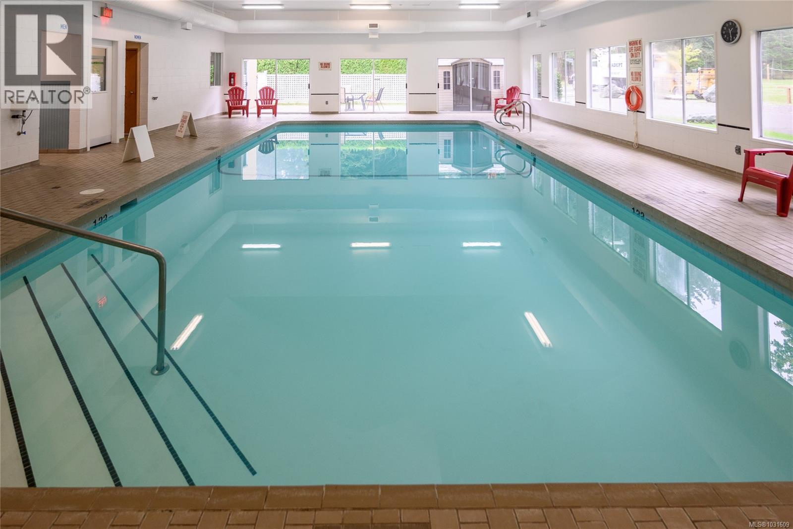 68 1051 RESORT Dr, Parksville