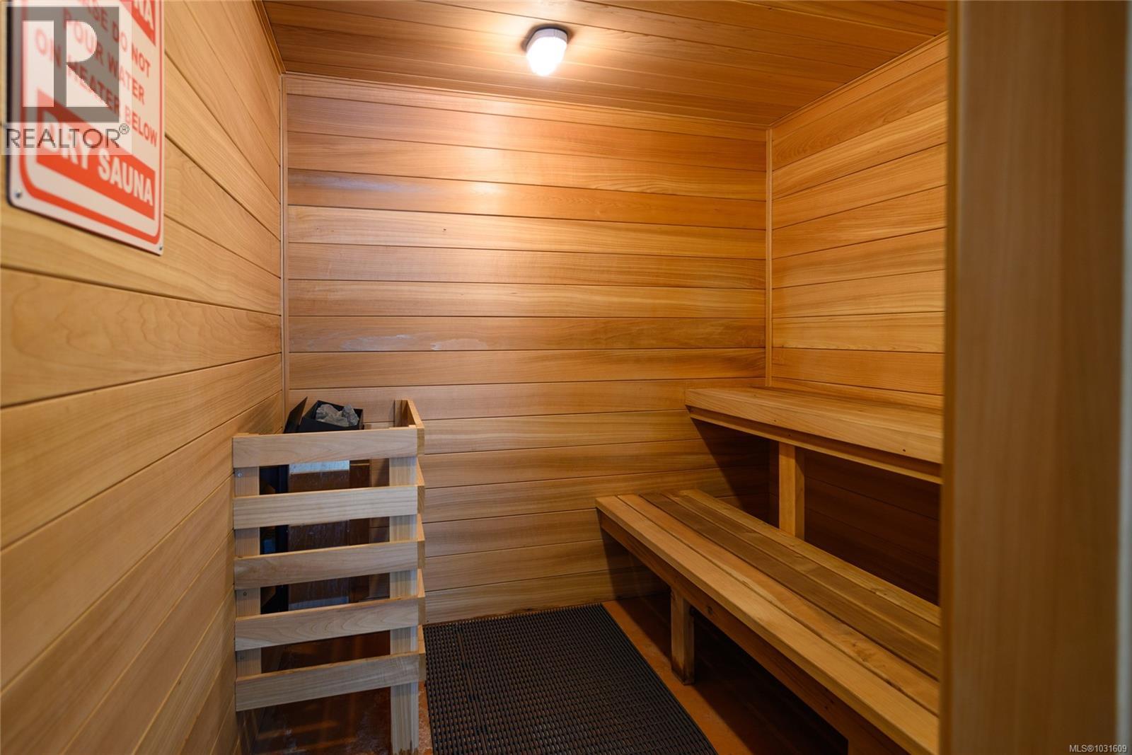 68 1051 RESORT Dr, Parksville