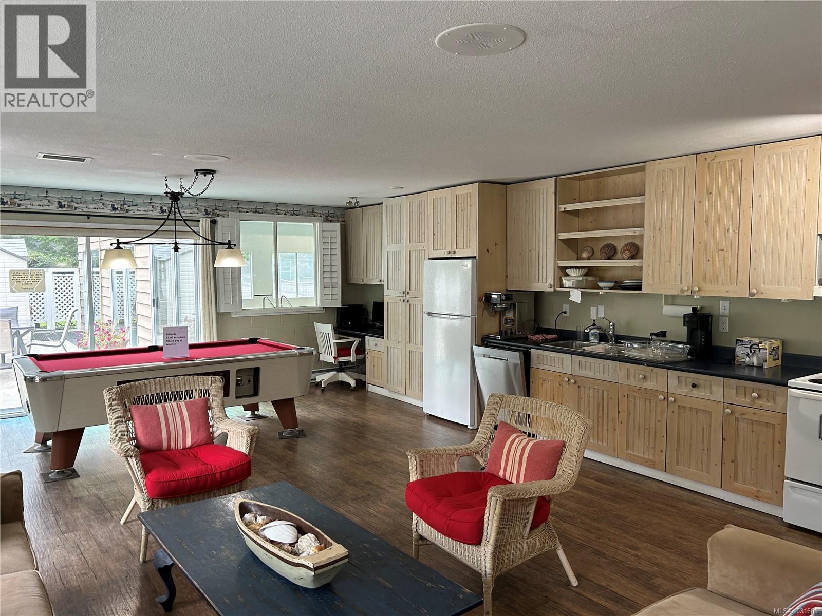 68 1051 RESORT Dr, Parksville