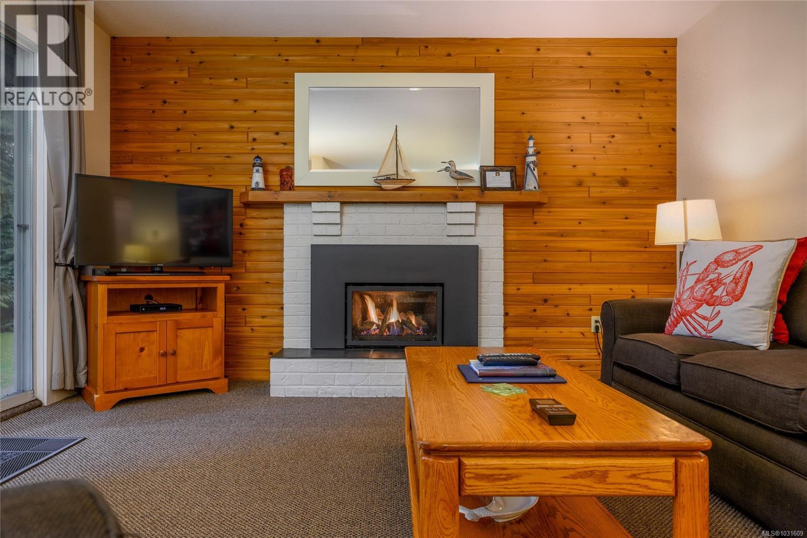 68 1051 RESORT Dr, Parksville