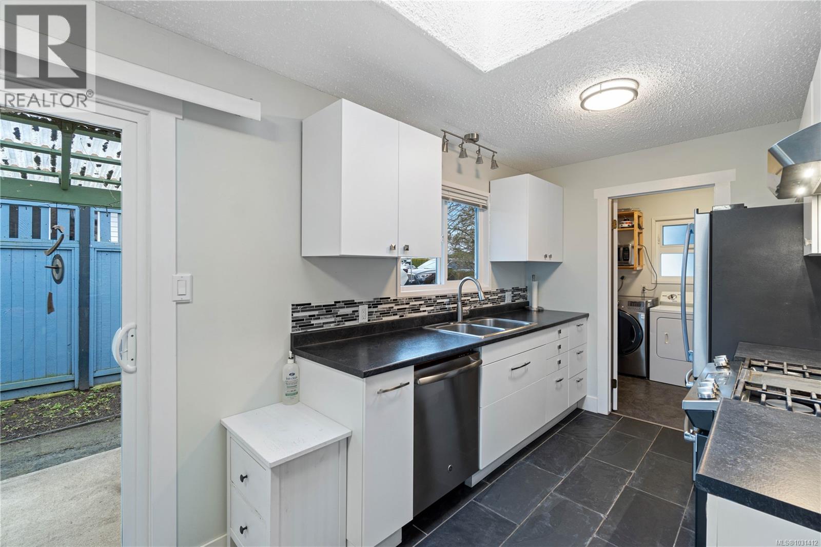 260 Pym St S, Parksville