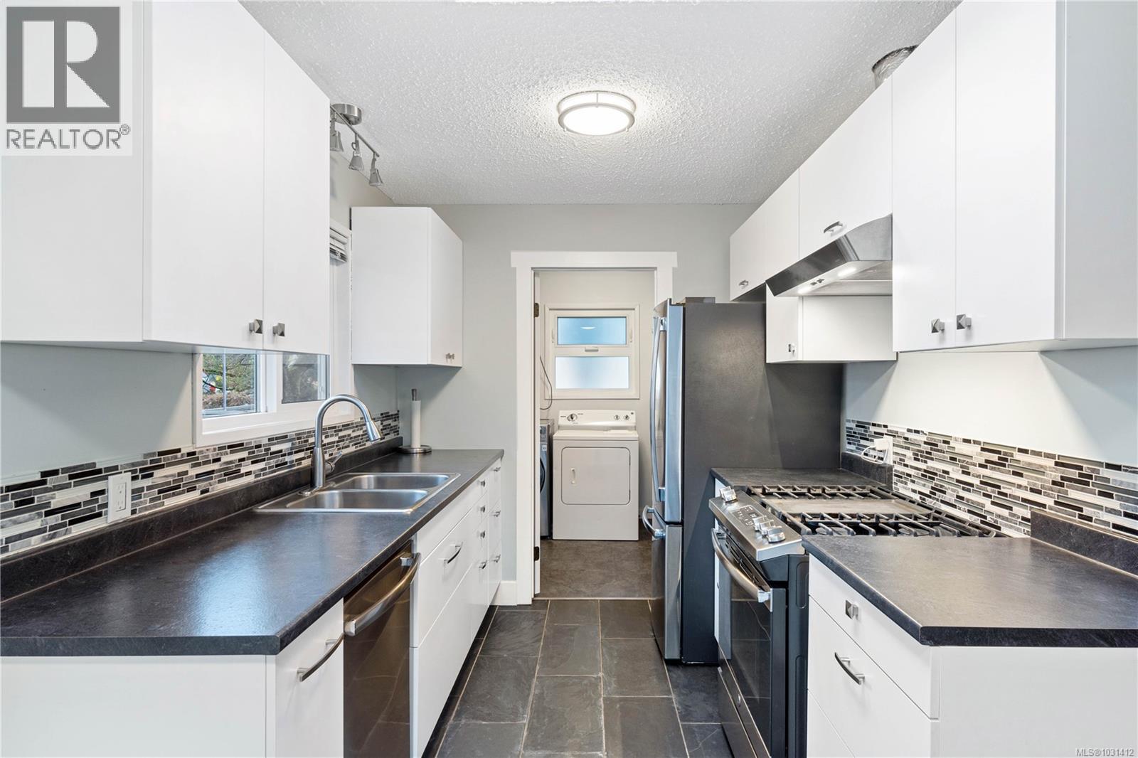 260 Pym St S, Parksville